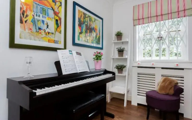 Veeve  2 Bed Mews House Chadwick Mews Chiswick