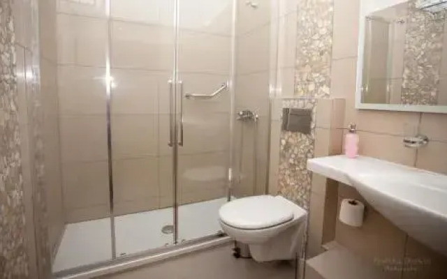 Aphrodite Luxury Studios & Apartments