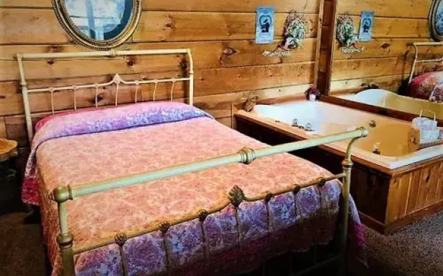 Twin Hearts - Studio Cabin