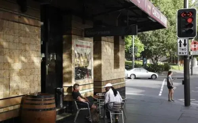 Thriving city location, dining hub