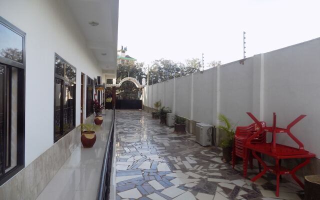 Machare British Hotel