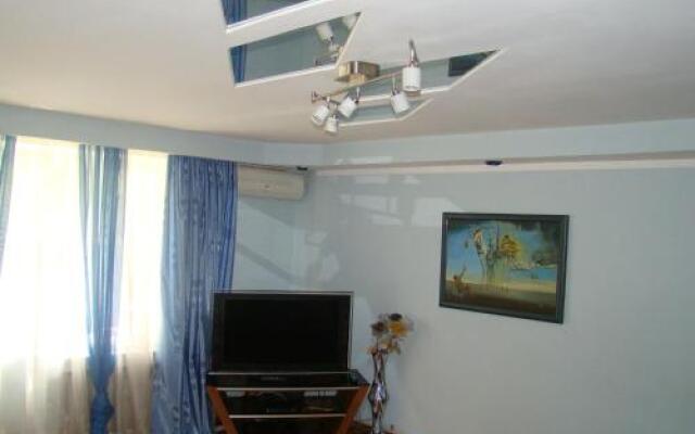 Apartment on mikroraion Parus