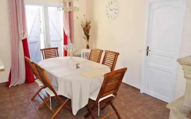 Holiday Home (LOG160)