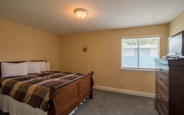 Oak Shores-Oak Shores 128