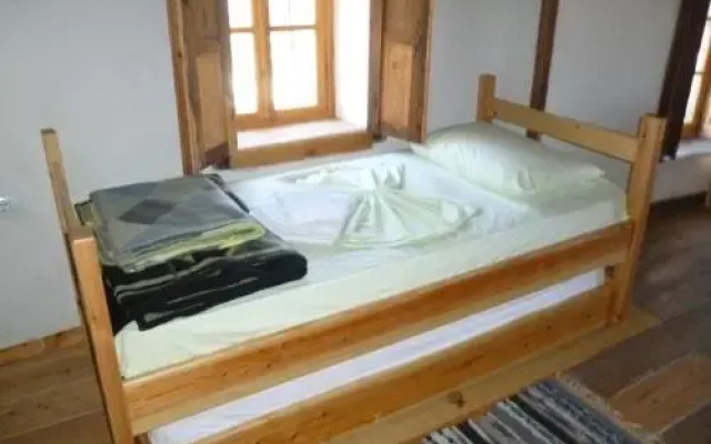 Babameto House