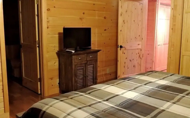 Gillford Cabin