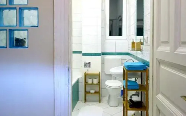 Vivid Rozsa Apartment