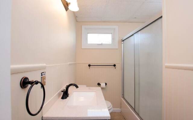 46th St Windjammer 203 2Br Condo