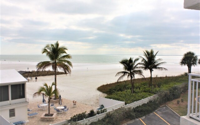 Jamaica Royale - 303 - 2 Br Condo