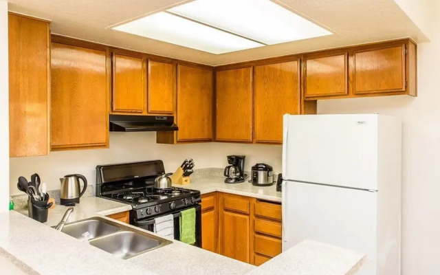 Visalia Apartment #873932 by RedAwning