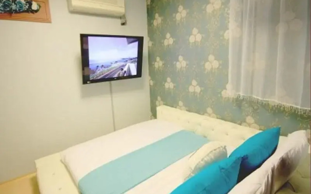 Sea and Sunset Pension