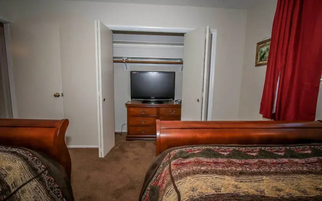 Grizzly Bear Inn 1546 by RedAwning