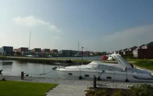 Nautic Rentals - Marinapark Oude-Tonge