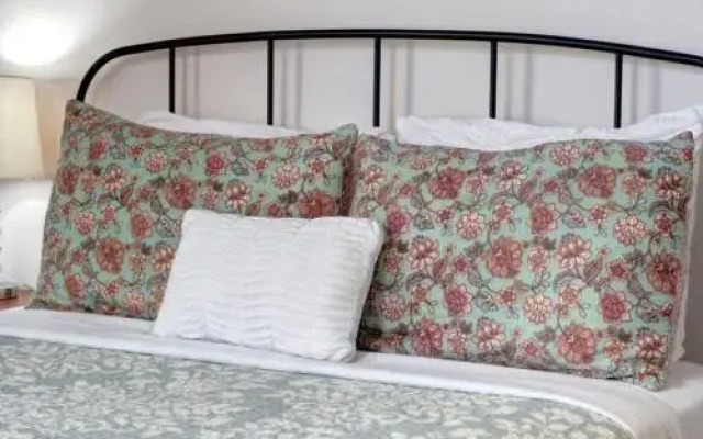 Southern Charm on Liberty