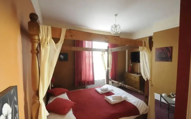 Royal Oak Hotel