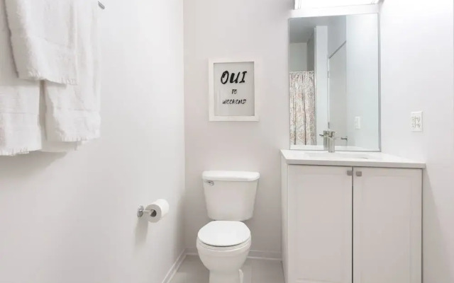 Classic South Loop Suites by Sonder
