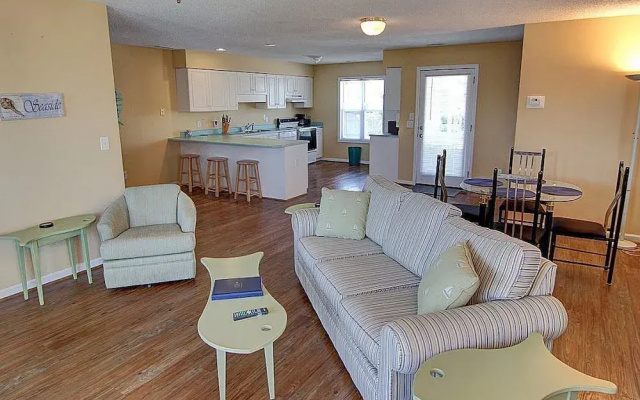 Sea Daze East Duplex - 3 Br Home