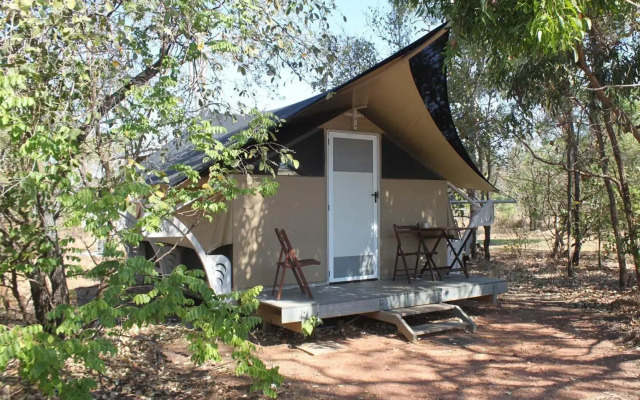 Hawk Dreaming Wilderness Lodge