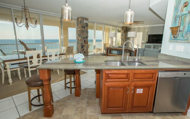 Oceania 703 3 Bedroom Condo by RedAwning