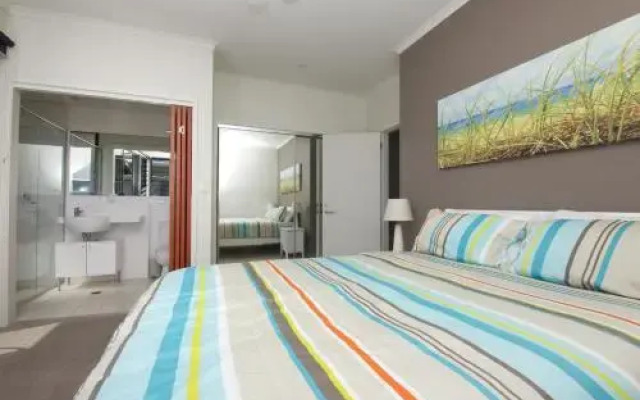 Boom 6 Boomerang Beach