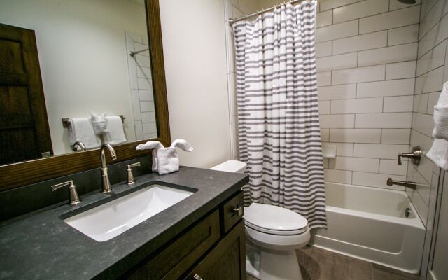 Creek#1334 - 3 Br Condo