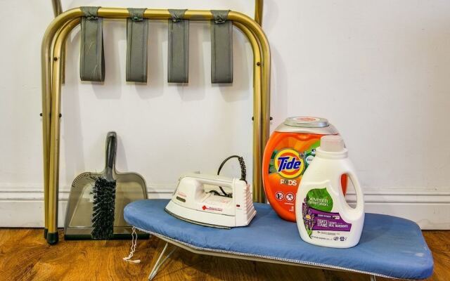 Palms Waikiki 320 Studio Apts