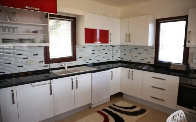 Important Group Villa Royal