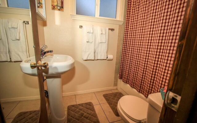 Owl Pine Cabin 1552 by RedAwning