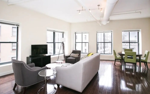 Vibrant Financial District Suites by Sonder