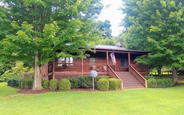 Cainey_hollow_log_cabin