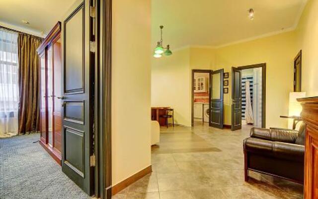 Sutkipeterburg on Chkalovskoy Apartaments