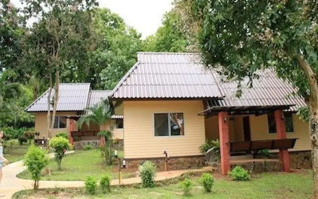 Baan Rimdoy Resort