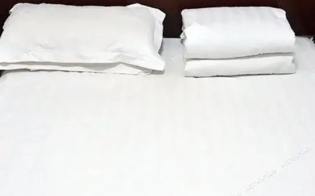 Sihong Futai Business Inn