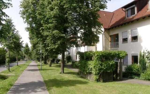 Das Schneckenhaus - Ferienwohnung mit Pool & Seeblick