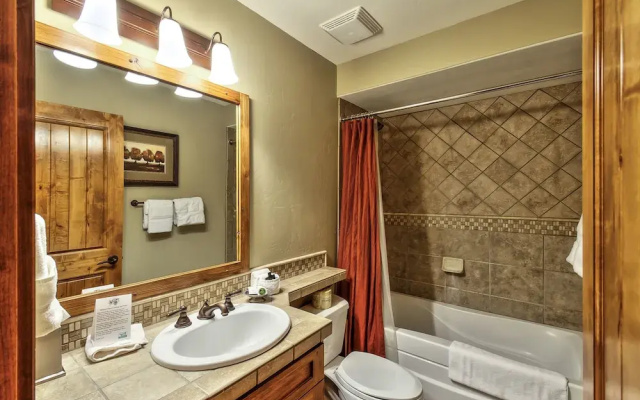 Frame Of Mind - ST16 - 4 Br Chalet
