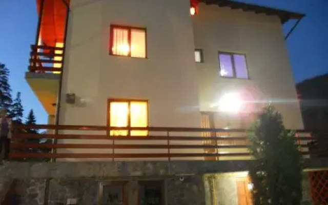Casa Ador