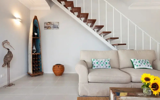 Elanora - Ocean St No.8