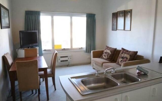 Razorback 9 Budget Holiday Apartments