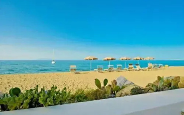 Ancora Bianca Beach Residence