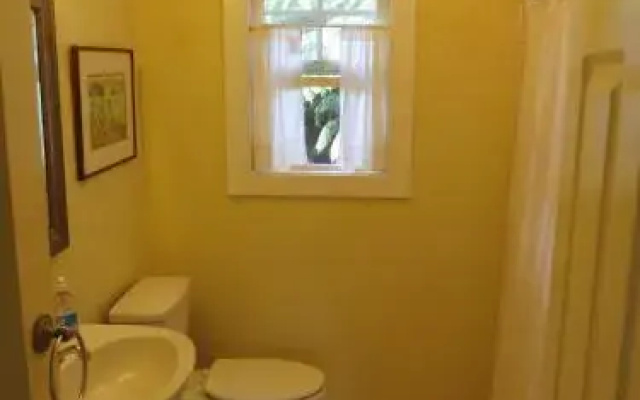 Carson's Kaloko Mountain Cottage