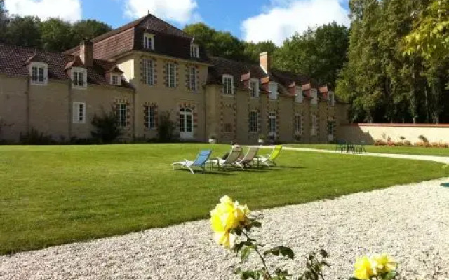 Manoir De Montflambert
