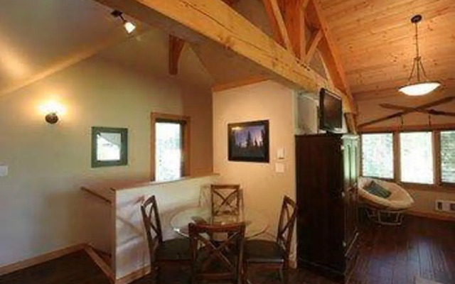 Revelstoke Timber Loft B&B