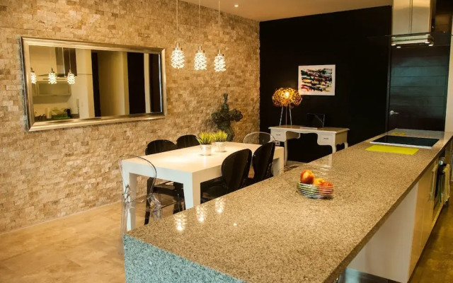 DC 2201 -  2 BEDROOM + NEAR BEACH + STEPS from 5th AV. - Apts