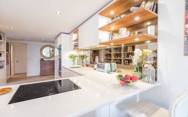 Stunning Riverside home in Battersea