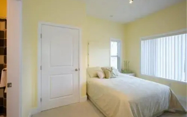 Lake Okanagan Bed and Breakfast
