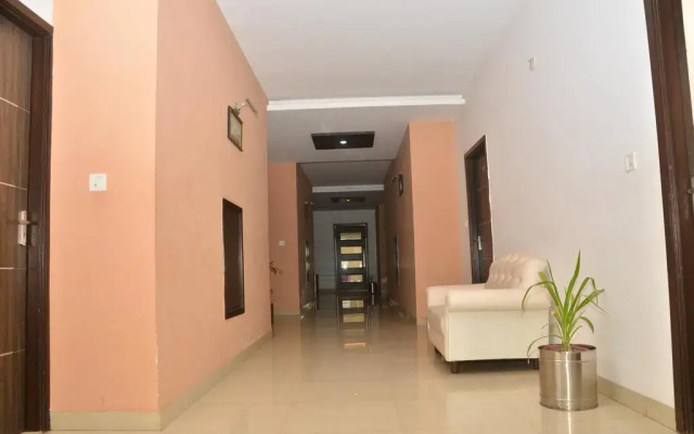 OYO 15534 Hotel Milan Palace