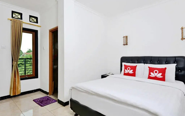 ZEN Rooms Cibogo Megamendung Puncak