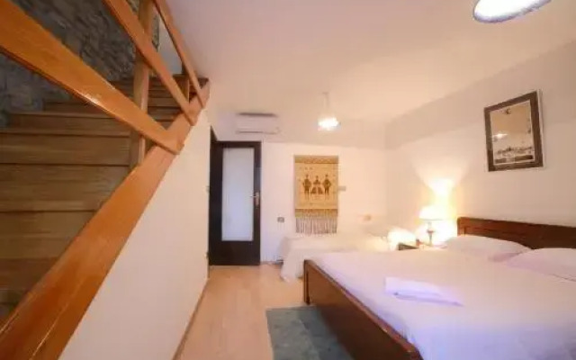 House Fiorela