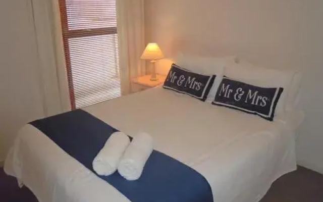 Point Village Accommodation - Santos 23