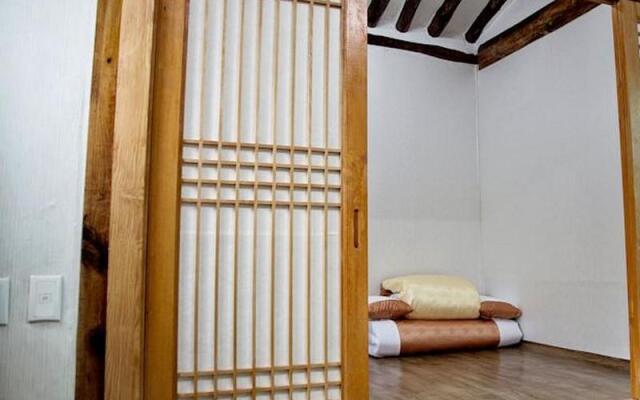 Lili Hanok Guesthouse